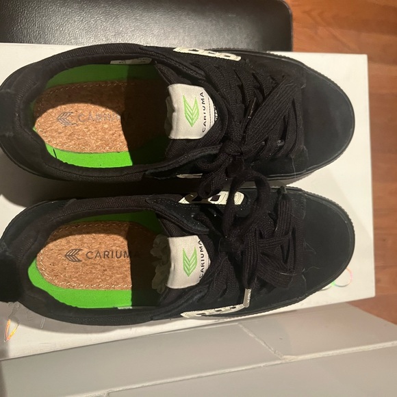 NEW Cariuma swede sneakers black - Picture 4 of 5